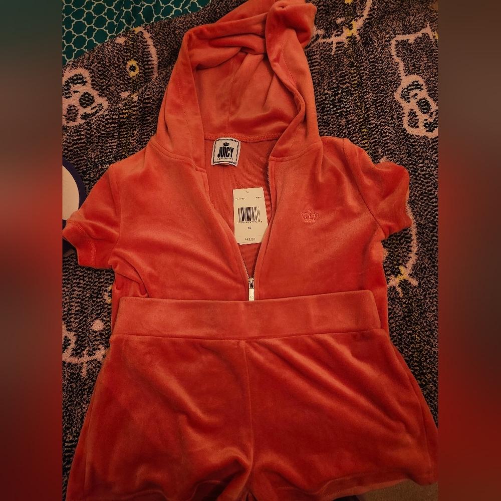 Juicy By Juicy Couture Coral Velour Hooded Top And Shorts. Size Xs
